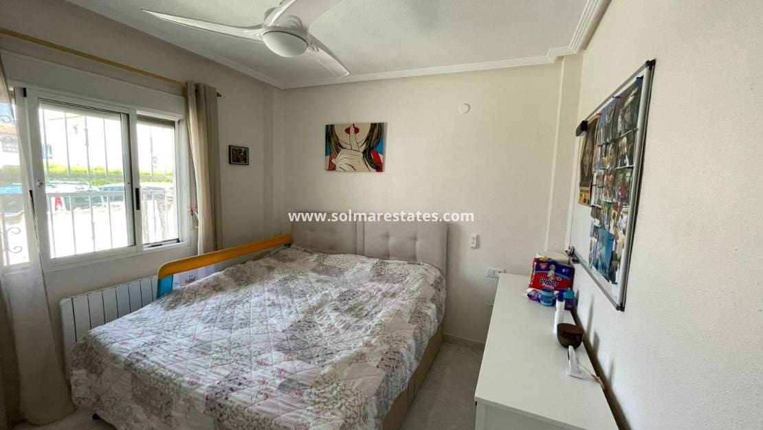 Chalet de 3 habitaciones en Los Altos en venta con piscina - 349.000 € (Ref: 8993265)