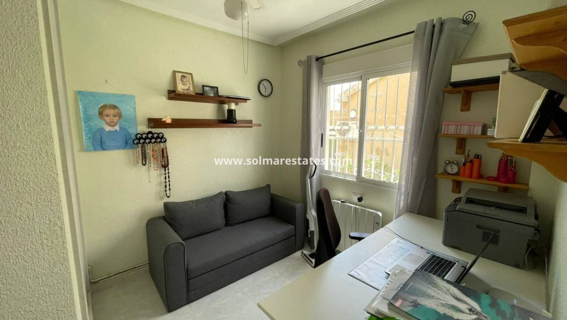 Chalet de 3 habitaciones en Los Altos en venta con piscina - 349.000 € (Ref: 8993265)