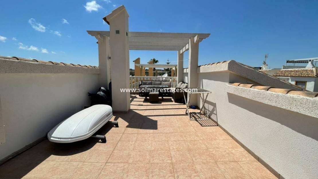 Chalet de 3 habitaciones en Los Altos en venta con piscina - 349.000 € (Ref: 8993265)