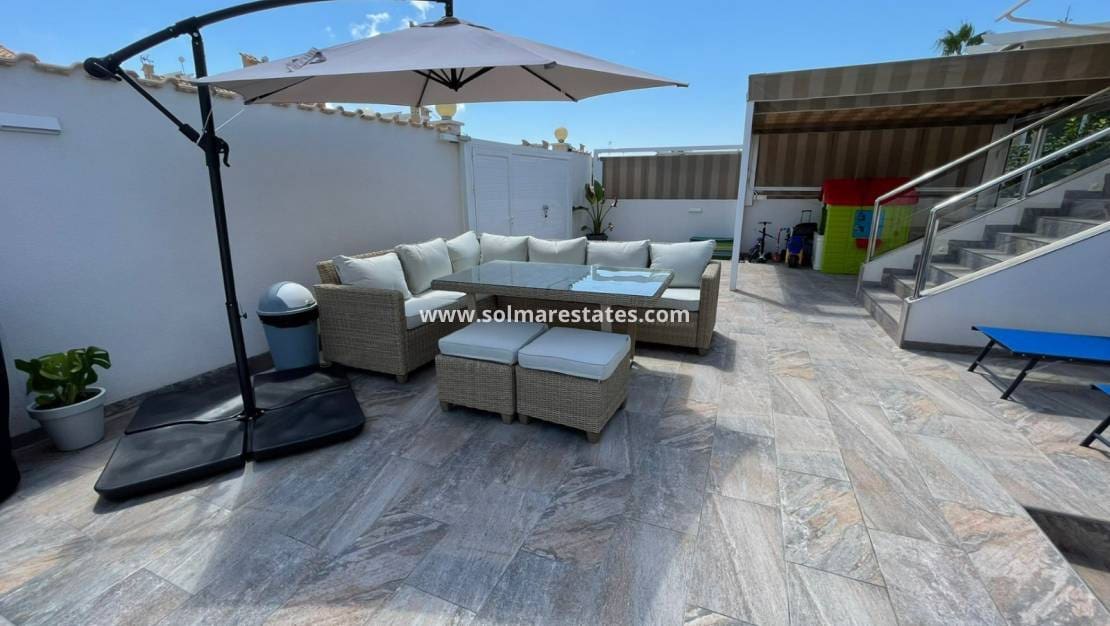 Chalet de 3 habitaciones en Los Altos en venta con piscina - 349.000 € (Ref: 8993265)