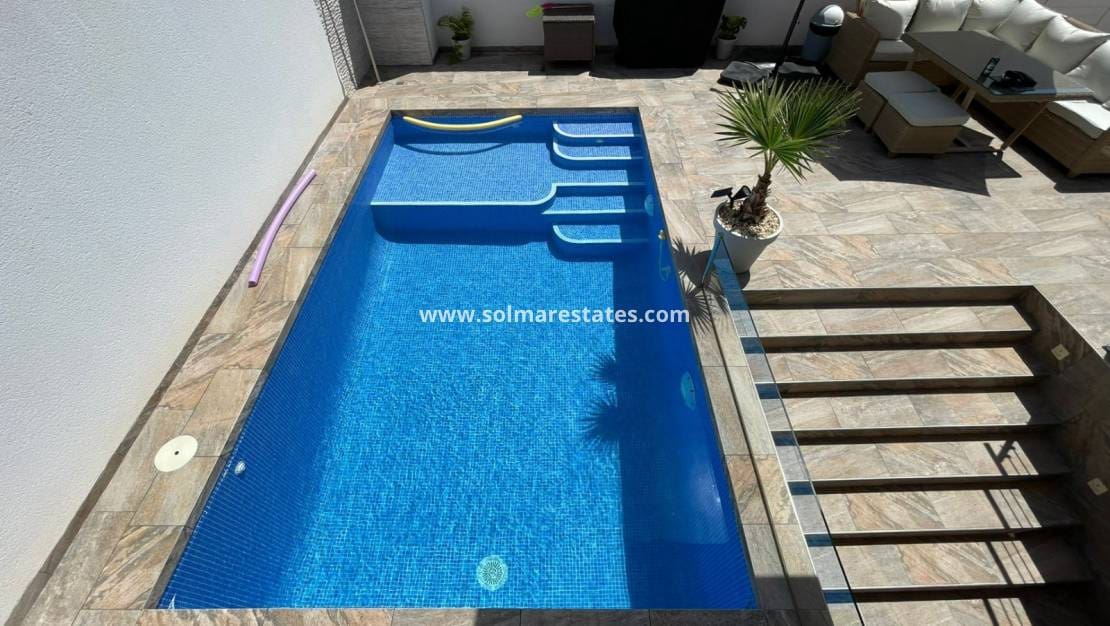 Chalet de 3 habitaciones en Los Altos en venta con piscina - 349.000 € (Ref: 8993265)