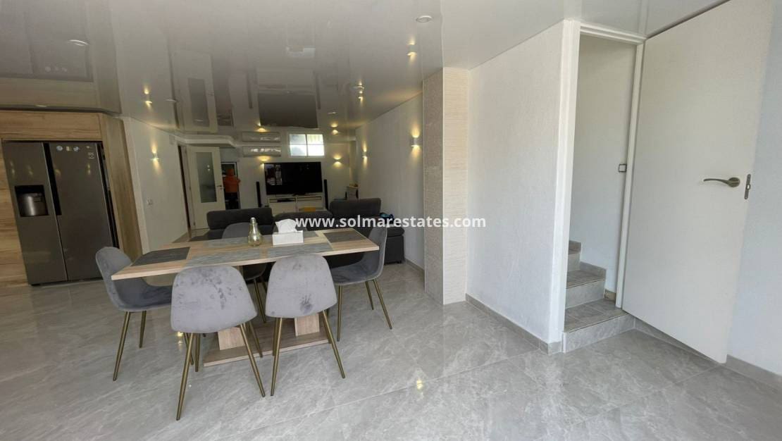 Chalet de 3 habitaciones en Los Altos en venta con piscina - 349.000 € (Ref: 8993265)