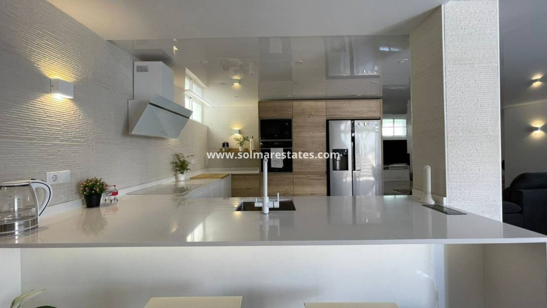 Chalet de 3 habitaciones en Los Altos en venta con piscina - 349.000 € (Ref: 8993265)