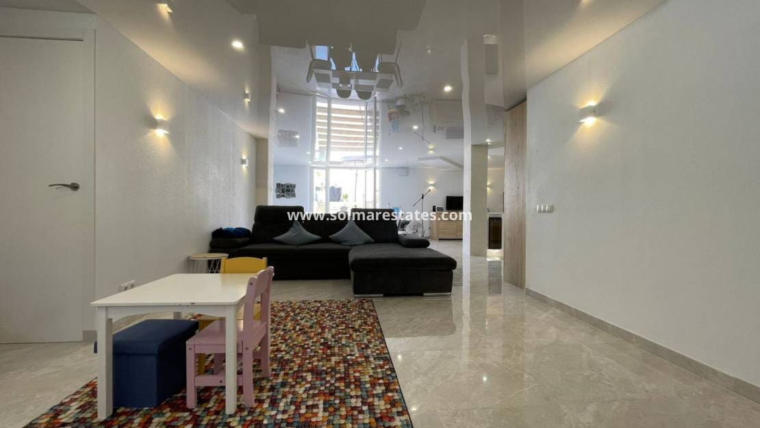 Chalet de 3 habitaciones en Los Altos en venta con piscina - 349.000 € (Ref: 8993265)