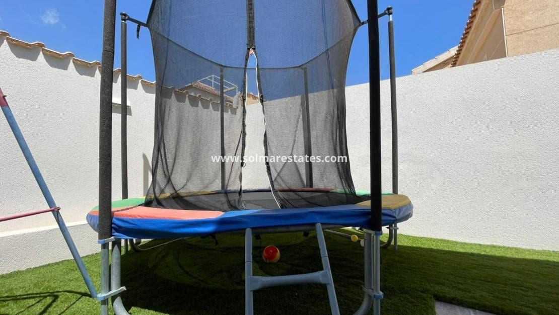 Chalet de 3 habitaciones en Los Altos en venta con piscina - 349.000 € (Ref: 8993265)