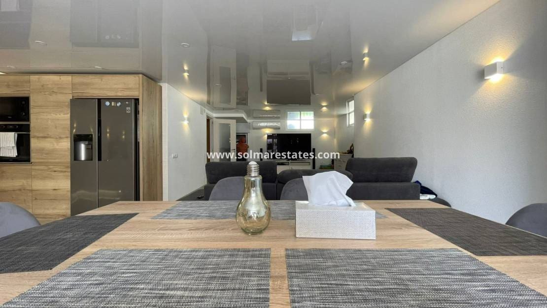 Chalet de 3 habitaciones en Los Altos en venta con piscina - 349.000 € (Ref: 8993265)