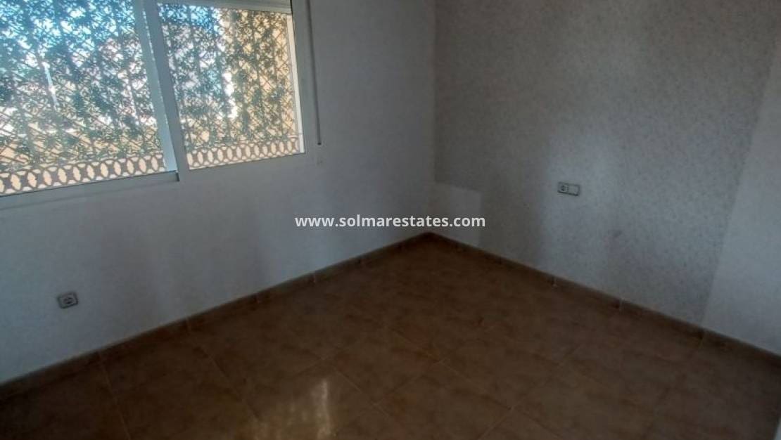 2 slaapkamer Appartement te koop in Villamartin met zwembad - € 134.995 (Ref: 9005981)