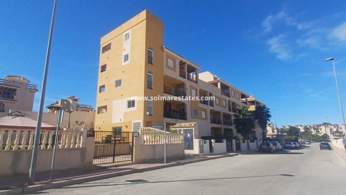 2 slaapkamer Appartement te koop in Villamartin met zwembad - € 134.995 (Ref: 9005981)