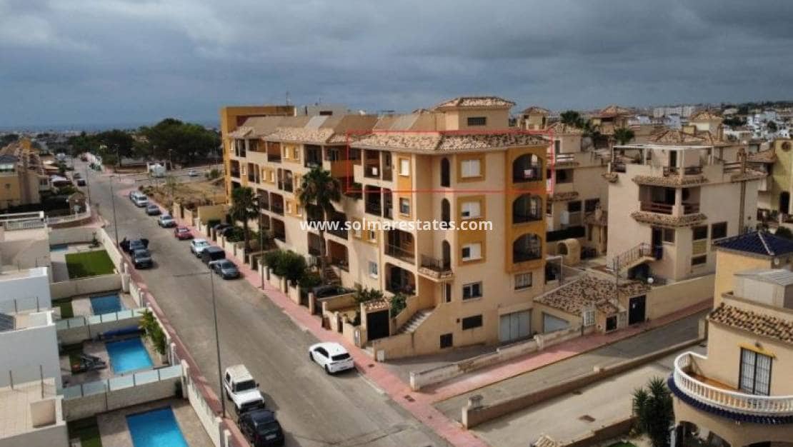2 slaapkamer Appartement te koop in Villamartin met zwembad - € 134.995 (Ref: 9005981)
