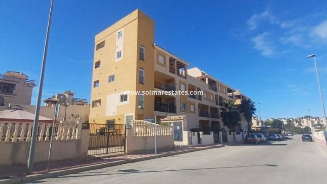 2 slaapkamer Appartement te koop in Villamartin met zwembad - € 134.995 (Ref: 9005981)