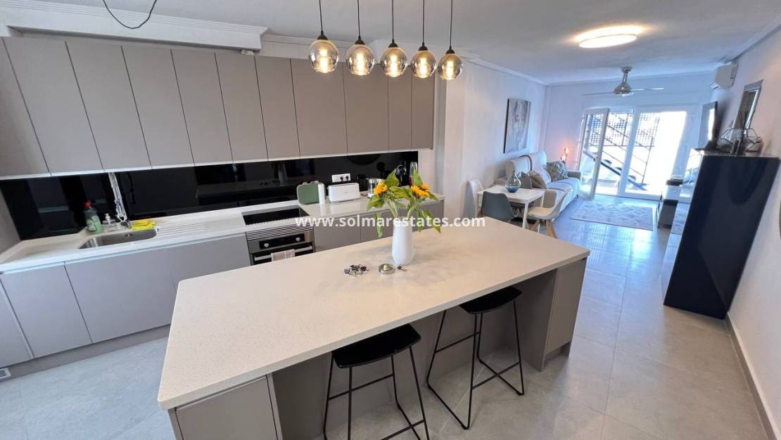 4 camera da letto Appartamento in vendita in Villamartin con piscina - 359.000 € (Rif: 9015887)