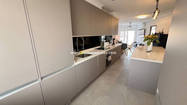 4 camera da letto Appartamento in vendita in Villamartin, Orihuela con piscina - 359.000 € (Rif: 9015887)