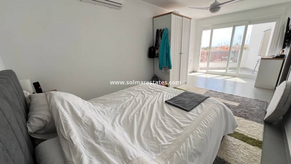 4 camera da letto Appartamento in vendita in Villamartin con piscina - 359.000 € (Rif: 9015887)