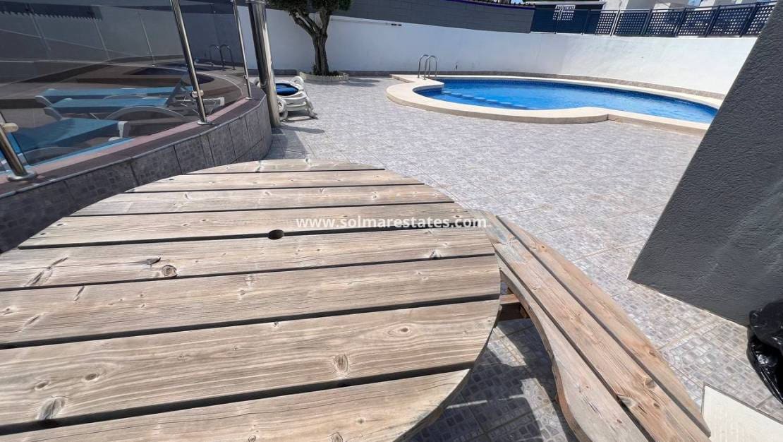 4 camera da letto Appartamento in vendita in Villamartin con piscina - 359.000 € (Rif: 9015887)