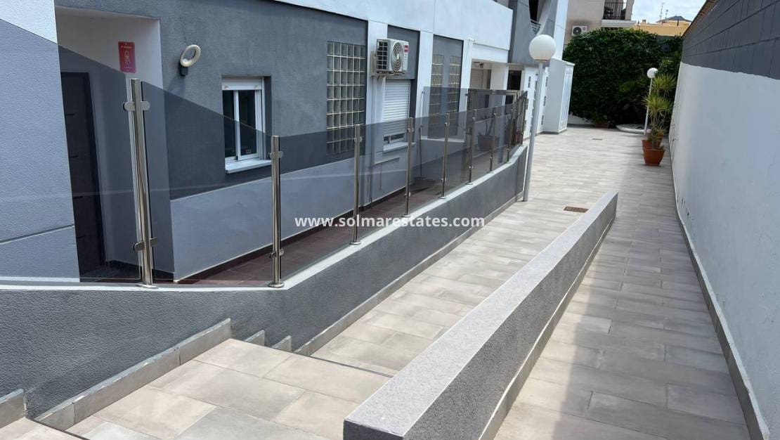 4 camera da letto Appartamento in vendita in Villamartin con piscina - 359.000 € (Rif: 9015887)