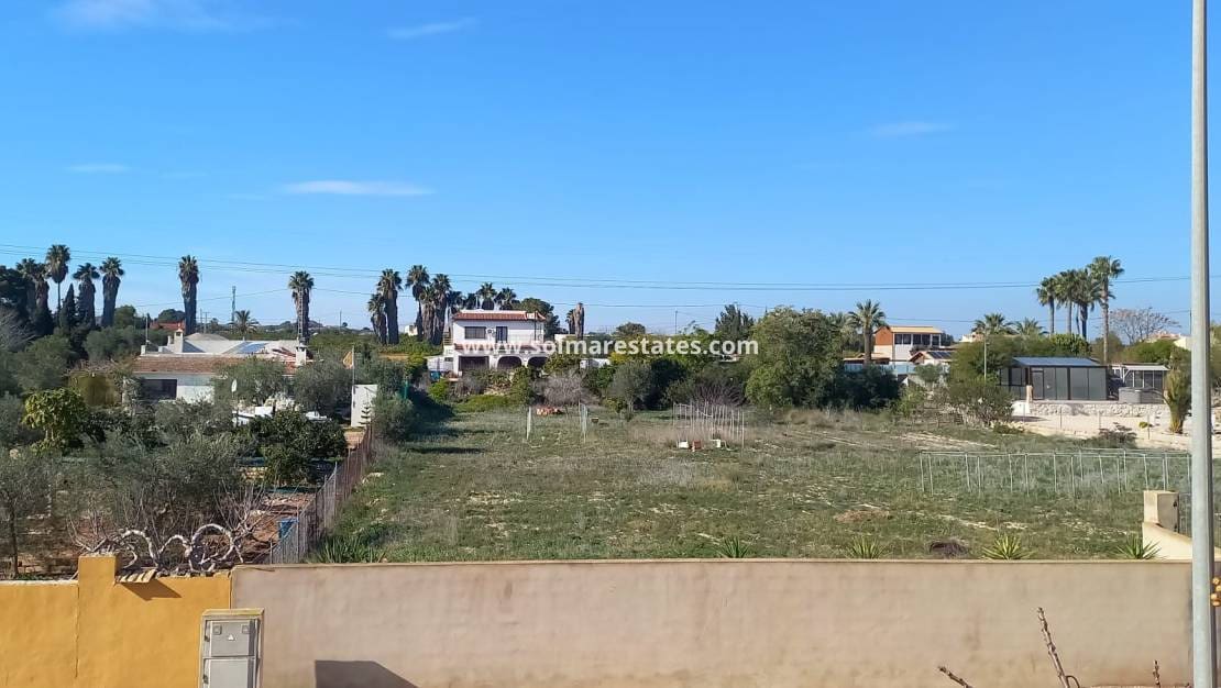 3 soveværelse Semi-Rækkehus til salg i Los Montesinos med swimmingpool - € 178.000 (Ref: 9023860)