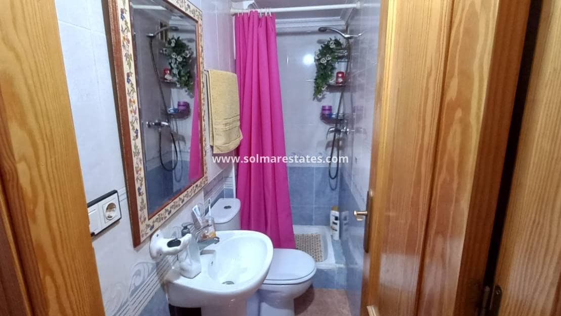 3 soveværelse Semi-Rækkehus til salg i Los Montesinos med swimmingpool - € 178.000 (Ref: 9023860)