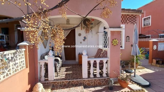 3 bedroom Semi-detached Villa for sale in Los Montesinos with pool - € 178,000 (Ref: 9023860)