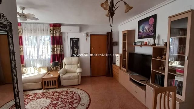 3 bedroom Semi-detached Villa for sale in Los Montesinos with pool - € 178,000 (Ref: 9023860)