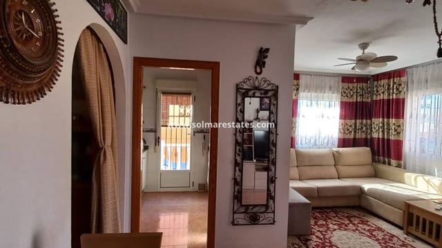 3 bedroom Semi-detached Villa for sale in Los Montesinos with pool - € 178,000 (Ref: 9023860)