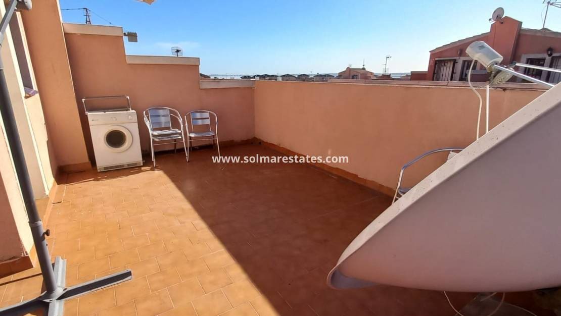 3 soveværelse Semi-Rækkehus til salg i Los Montesinos med swimmingpool - € 178.000 (Ref: 9023860)