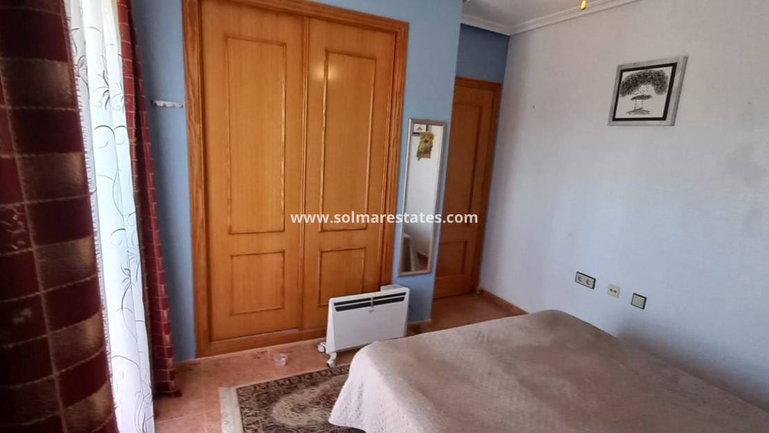 3 soveværelse Semi-Rækkehus til salg i Los Montesinos med swimmingpool - € 178.000 (Ref: 9023860)