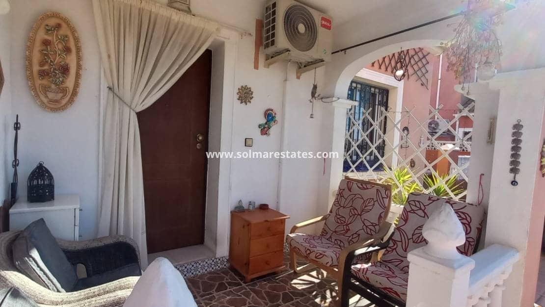 3 soveværelse Semi-Rækkehus til salg i Los Montesinos med swimmingpool - € 178.000 (Ref: 9023860)