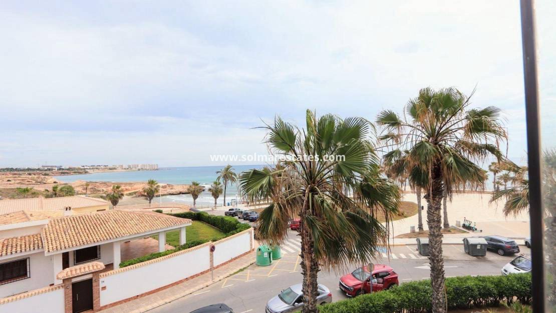 3 slaapkamer Appartement te koop in Playa Flamenca met zwembad - € 340.000 (Ref: 9030682)