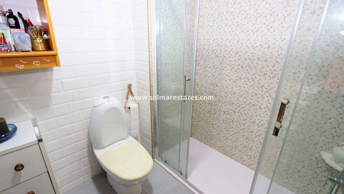 Apartamento de 3 habitaciones en Playa Flamenca en venta con piscina - 340.000 € (Ref: 9030682)