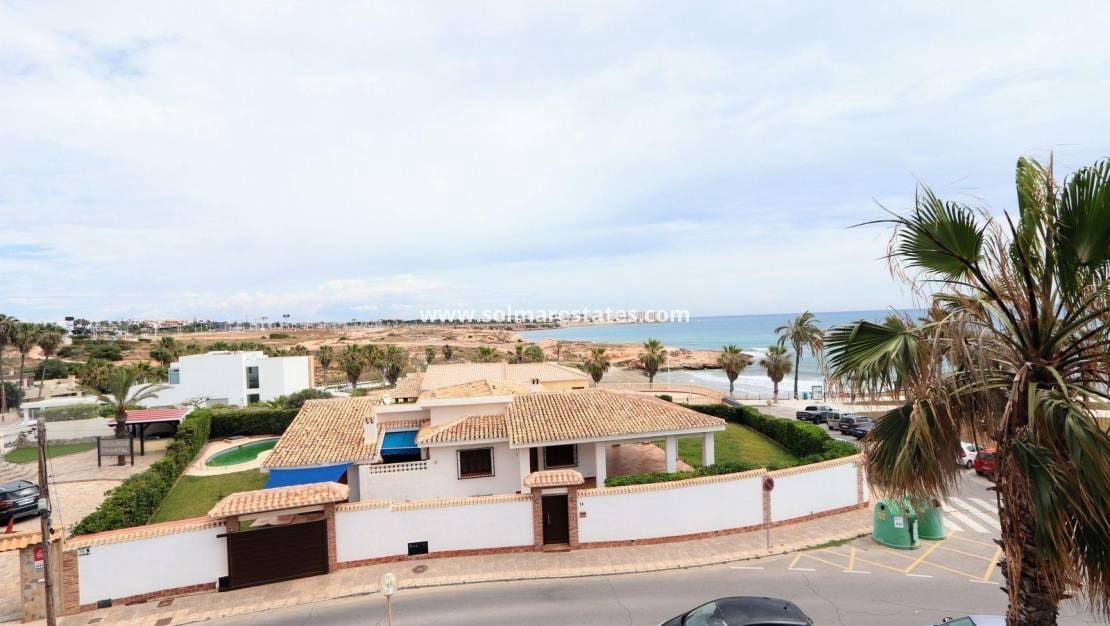 Apartamento de 3 habitaciones en Playa Flamenca en venta con piscina - 340.000 € (Ref: 9030682)
