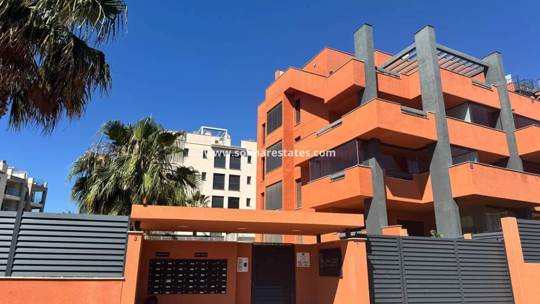 2 makuuhuone Huoneisto myytävänä paikassa Villamartin mukana uima-altaan - 259 000 € (Ref: 9030683)