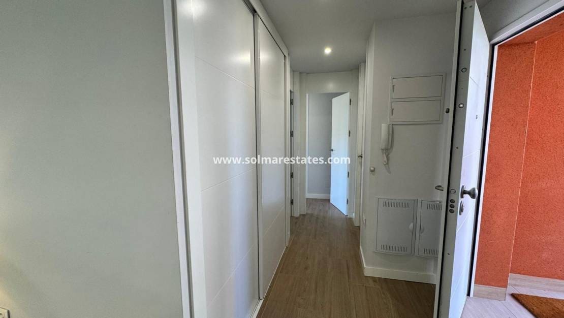 2 makuuhuone Huoneisto myytävänä paikassa Villamartin mukana uima-altaan - 259 000 € (Ref: 9030683)