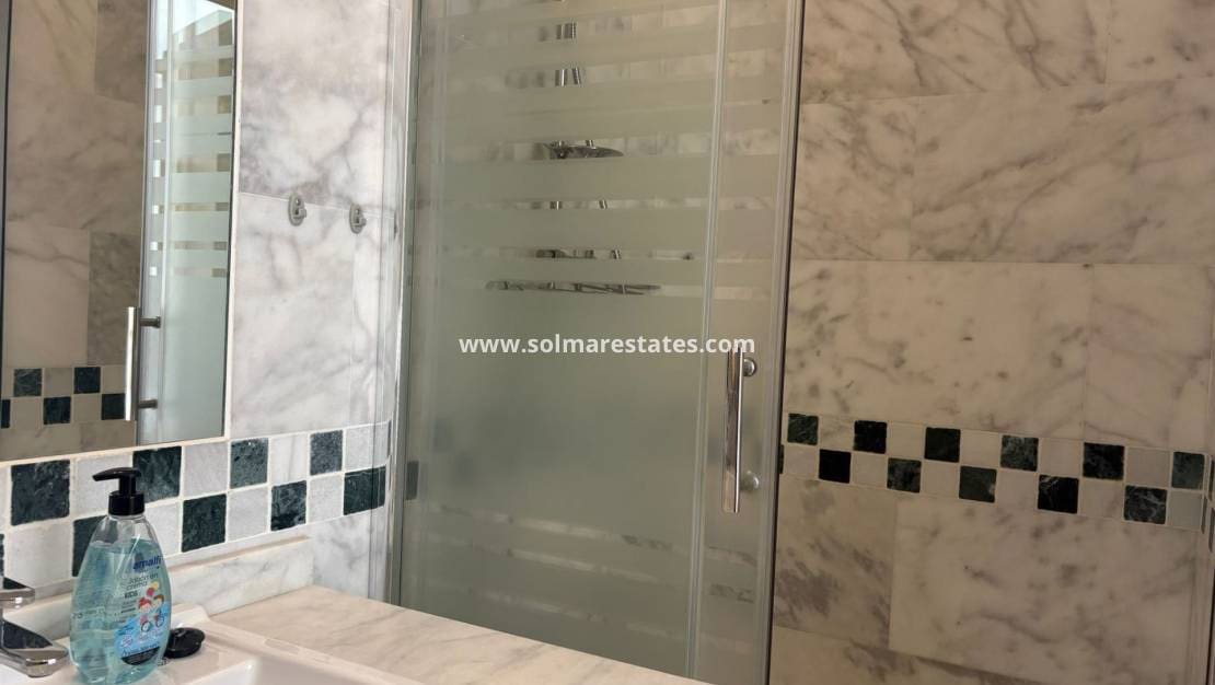 2 bedroom Apartment for sale in Algorfa with pool - € 189,000 (Ref: 9041212)