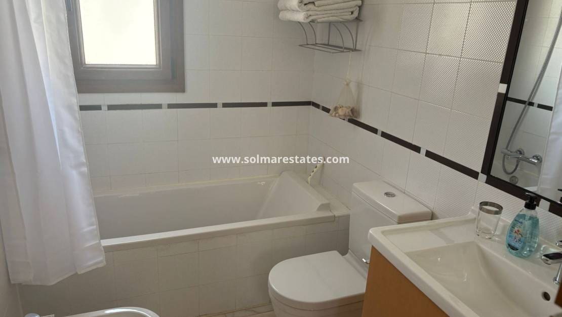 2 bedroom Apartment for sale in Algorfa with pool - € 189,000 (Ref: 9041212)