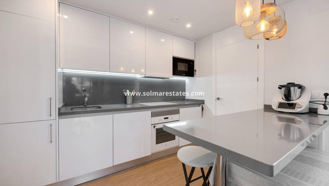 2 bedroom Apartment for sale in Villamartin with pool - € 285,000 (Ref: 9049635)