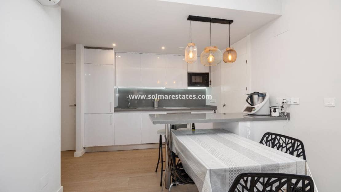 2 bedroom Apartment for sale in Villamartin with pool - € 285,000 (Ref: 9049635)