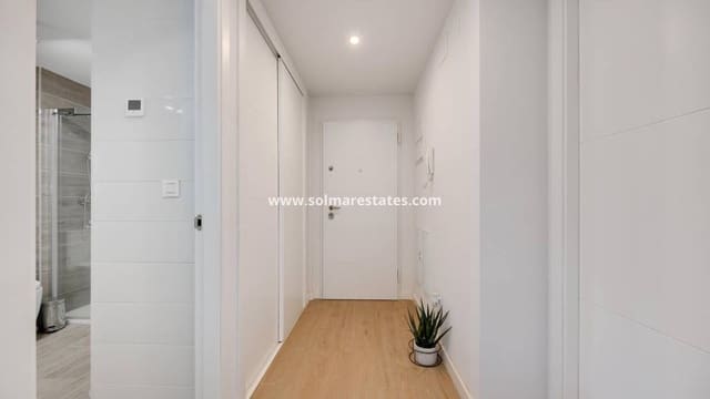 2 Zimmer Apartment zu verkaufen in Villamartin, Orihuela mit Pool - 285.000 € (Ref: 9049635)