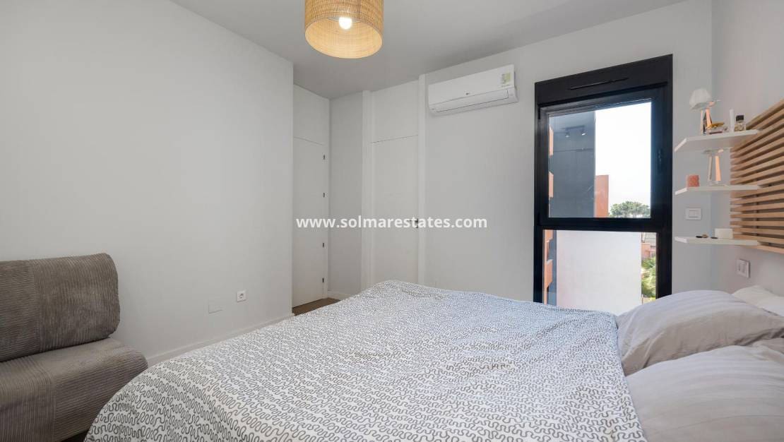 2 bedroom Apartment for sale in Villamartin with pool - € 285,000 (Ref: 9049635)