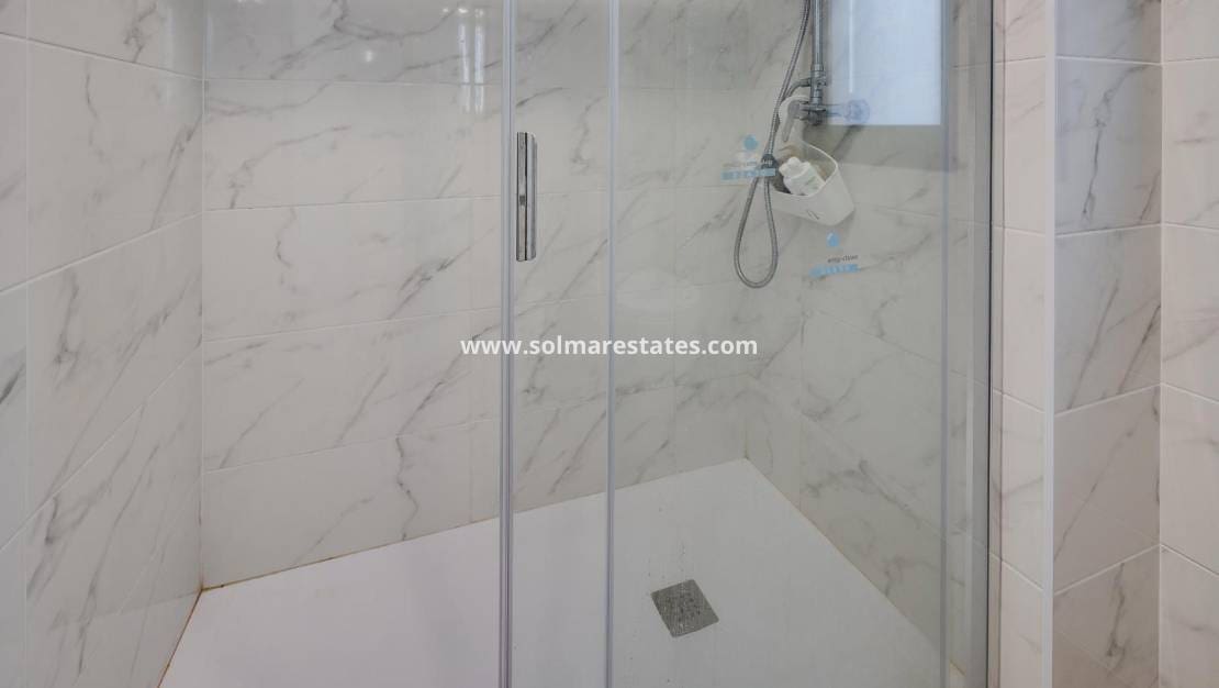 2 bedroom Apartment for sale in Villamartin with pool - € 285,000 (Ref: 9049635)