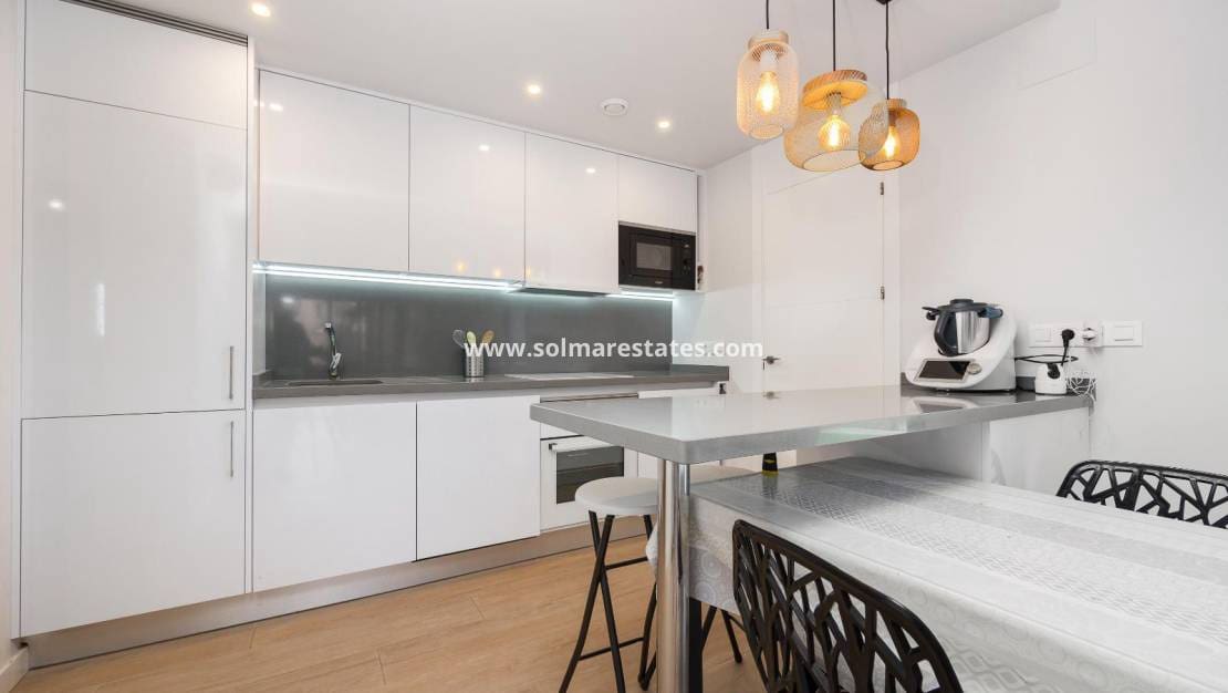 2 bedroom Apartment for sale in Villamartin with pool - € 285,000 (Ref: 9049635)