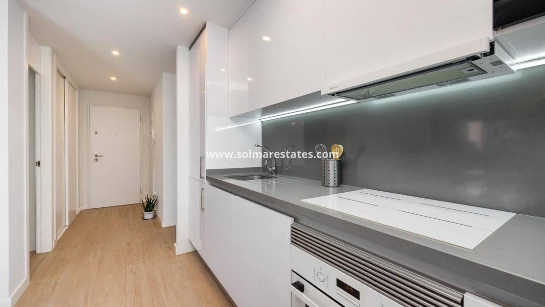 2 bedroom Apartment for sale in Villamartin with pool - € 285,000 (Ref: 9049635)