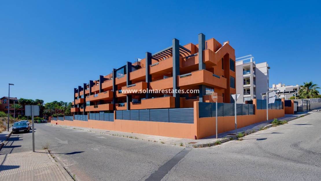 2 bedroom Apartment for sale in Villamartin with pool - € 285,000 (Ref: 9049635)