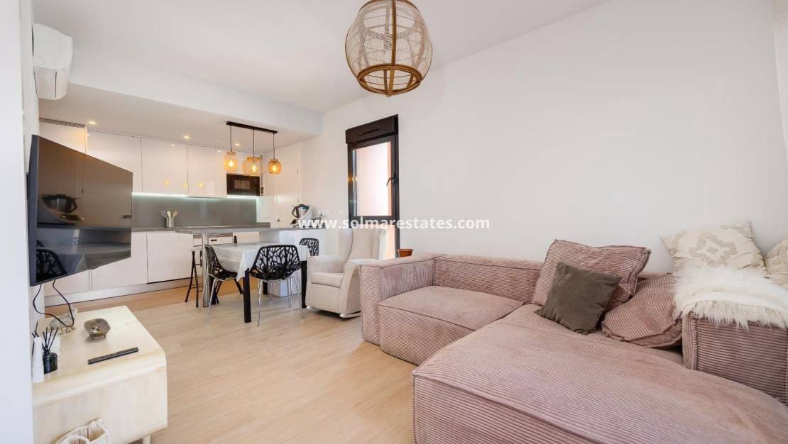 2 bedroom Apartment for sale in Villamartin with pool - € 285,000 (Ref: 9049635)