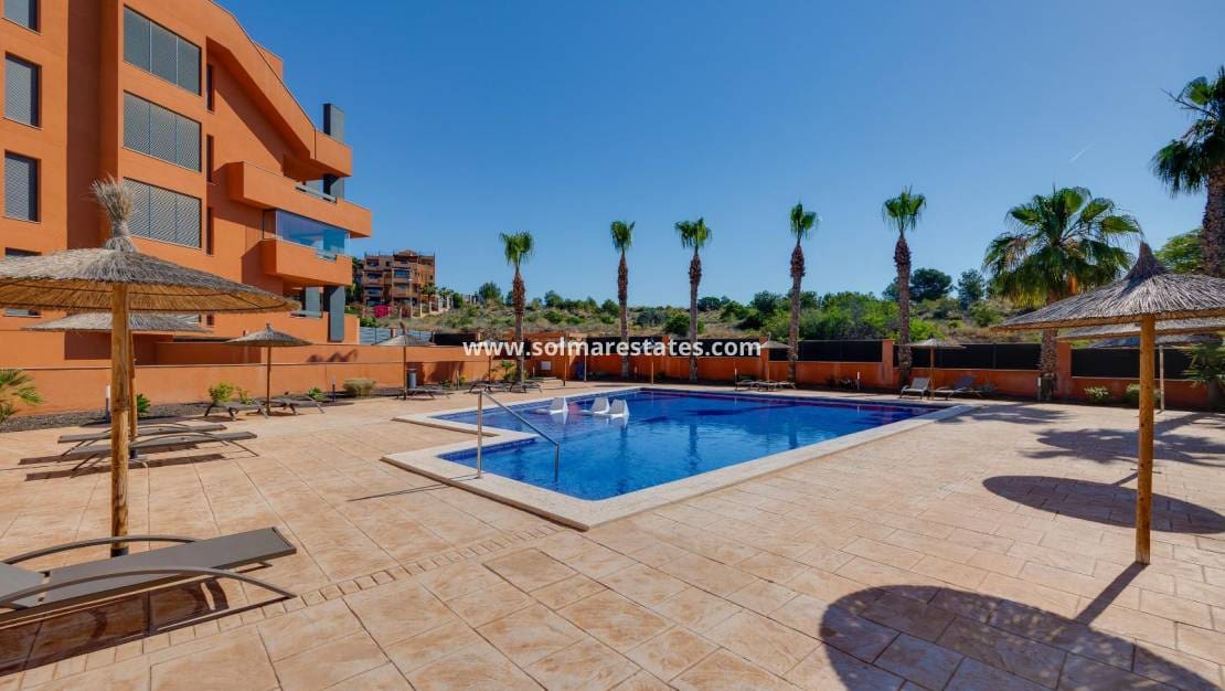 2 bedroom Apartment for sale in Villamartin with pool - € 285,000 (Ref: 9049635)