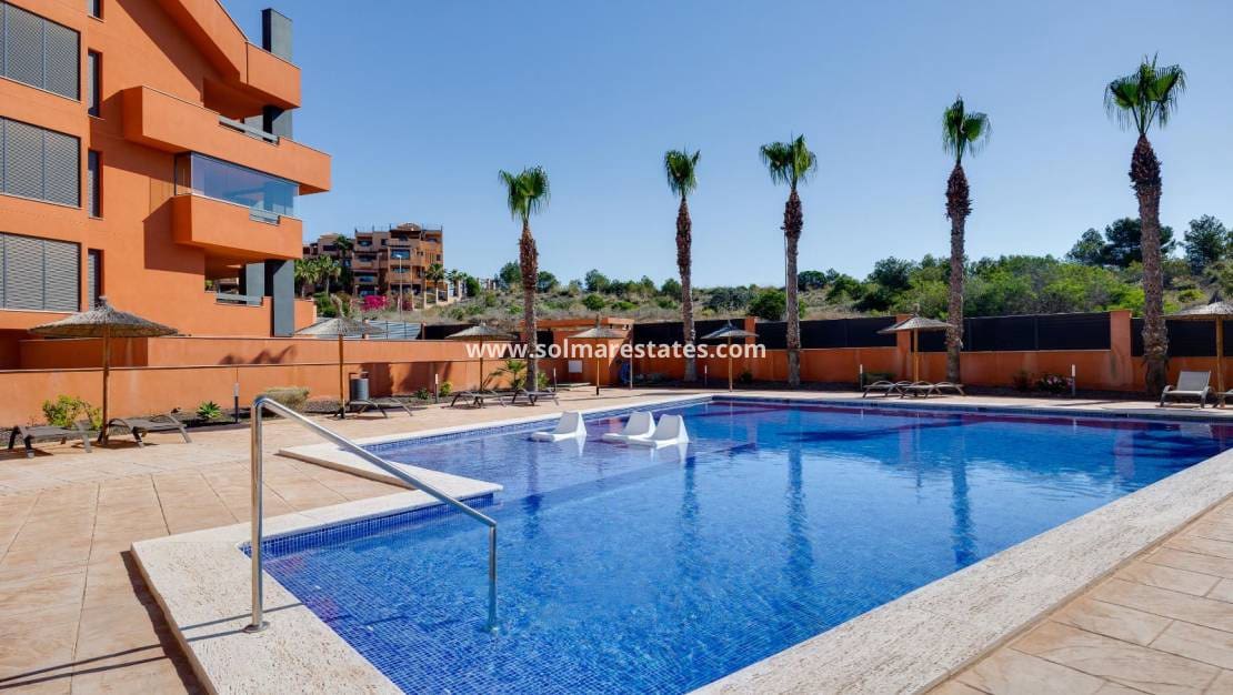 2 bedroom Apartment for sale in Villamartin with pool - € 285,000 (Ref: 9049635)