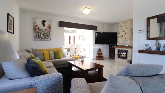 5 soveværelse Villa til salg i Algorfa med swimmingpool - € 685.000 (Ref: 9049637)