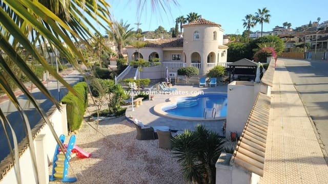 5 soveværelse Villa til salg i Algorfa med swimmingpool - € 685.000 (Ref: 9049637)