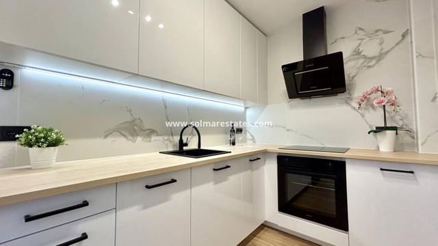 3 soveværelse Byhus til salg i Punta Prima, Torrevieja med swimmingpool - € 288.000 (Ref: 9049822)