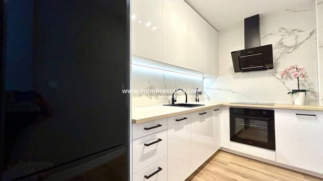 3 soveværelse Byhus til salg i Punta Prima, Torrevieja med swimmingpool - € 288.000 (Ref: 9049822)