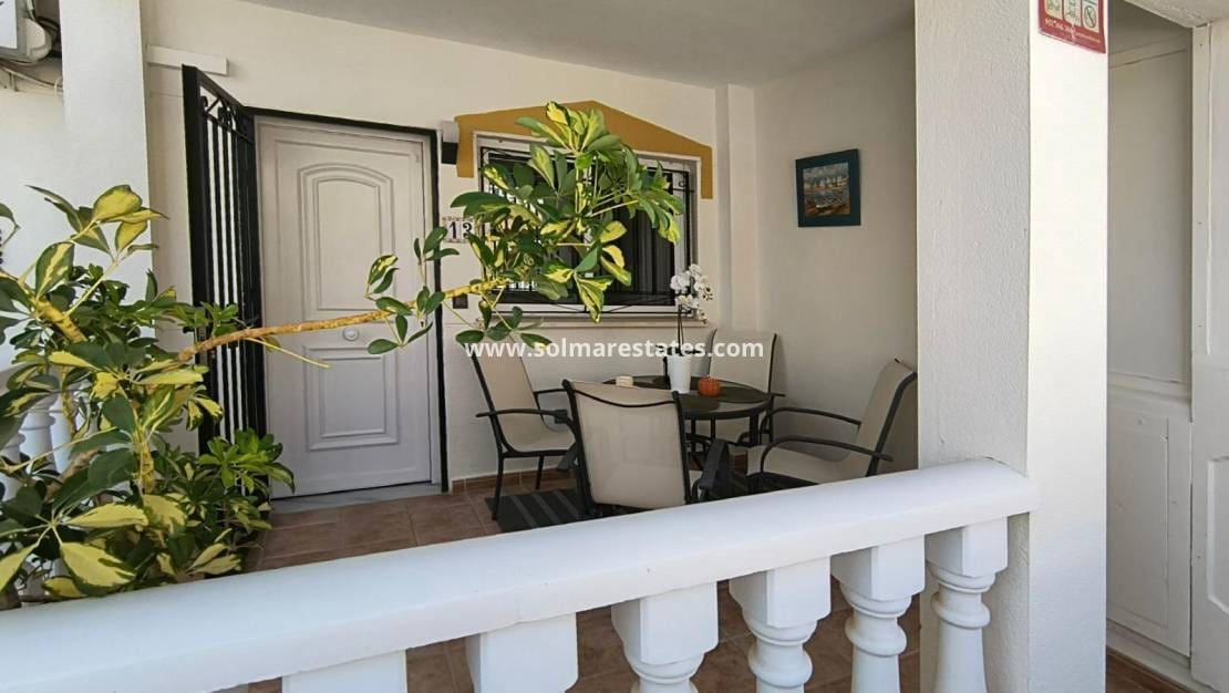Casa de 3 habitaciones en Punta Prima en venta con piscina - 279.000 € (Ref: 9049822)